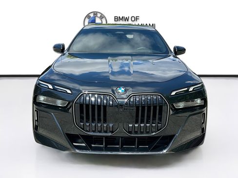Certified 2024 BMW 760i xDrive w/ Premium Package 2 image 2