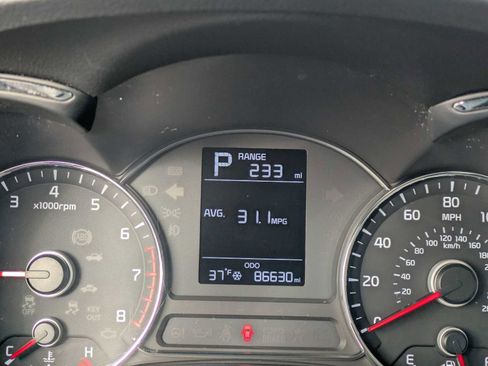 Used 2017 Kia Forte LX image 29