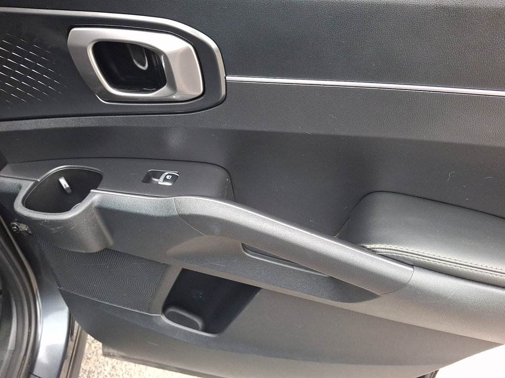 Used 2023 Kia Sorento S w/ Panoramic Sunroof Package FWD image 20