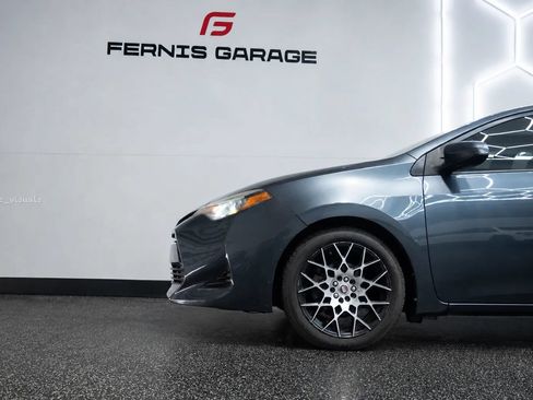 Used 2019 Toyota Corolla LE FWD image 2
