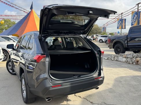Used 2025 Toyota RAV4 XLE image 9