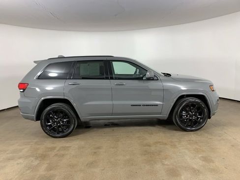 Used 2021 Jeep Grand Cherokee Laredo X image 7