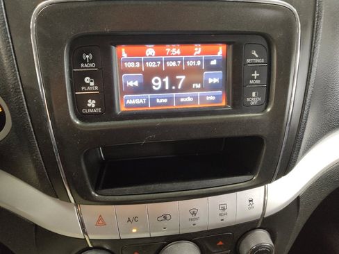 Used 2018 Dodge Journey SE w/ Popular Equipment Group FWD image 25