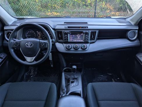 Used 2018 Toyota RAV4 LE image 16