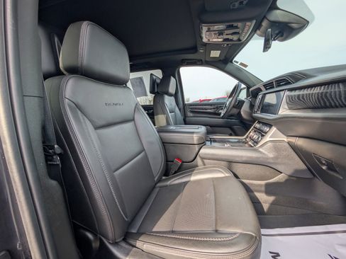 Used 2024 GMC Yukon Denali w/ Denali Reserve Package image 61