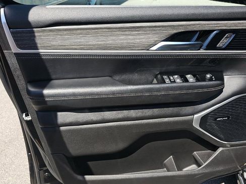 Used 2024 Jeep Wagoneer Series II w/ Flexible Seating Group RWD image 8