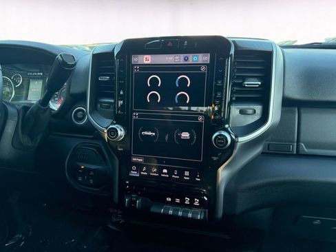 Used 2025 RAM 2500 Big Horn AWD/4WD image 11