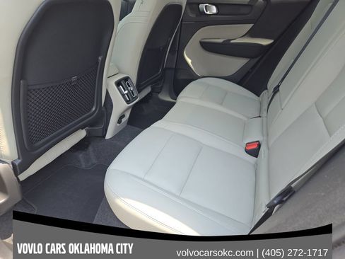 Used 2026 Volvo XC40 B5 Plus w/ Protection Package Premier AWD/4WD image 32