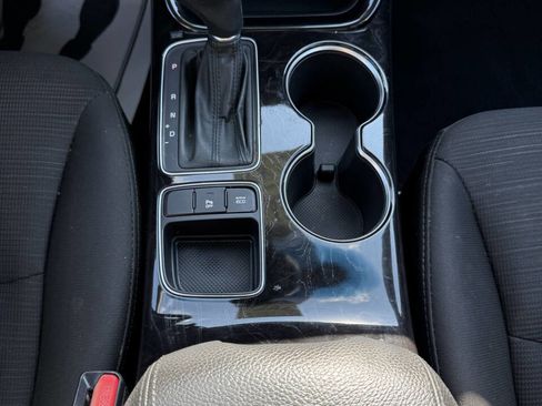 Used 2015 Kia Sorento LX image 12