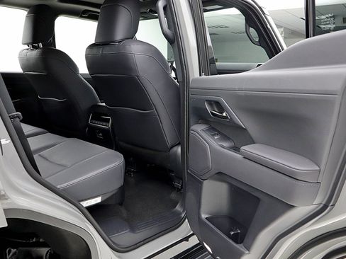 Used 2024 Lexus GX 550 w/ Accessory Package (Z1) AWD/4WD image 36