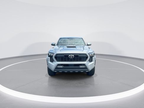 Used 2025 Toyota Tacoma TRD Sport AWD/4WD image 3