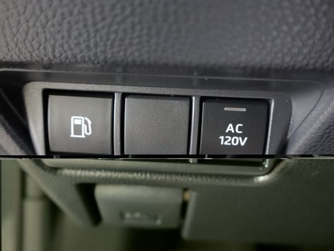 Used 2026 Toyota Prius Plug-In Hybrid FWD image 18