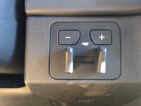 Used 2024 Toyota Tundra Limited image 32