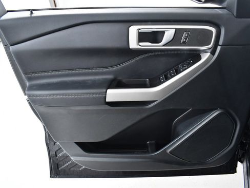 Used 2023 Ford Explorer XLT w/ Equipment Group 202A image 26