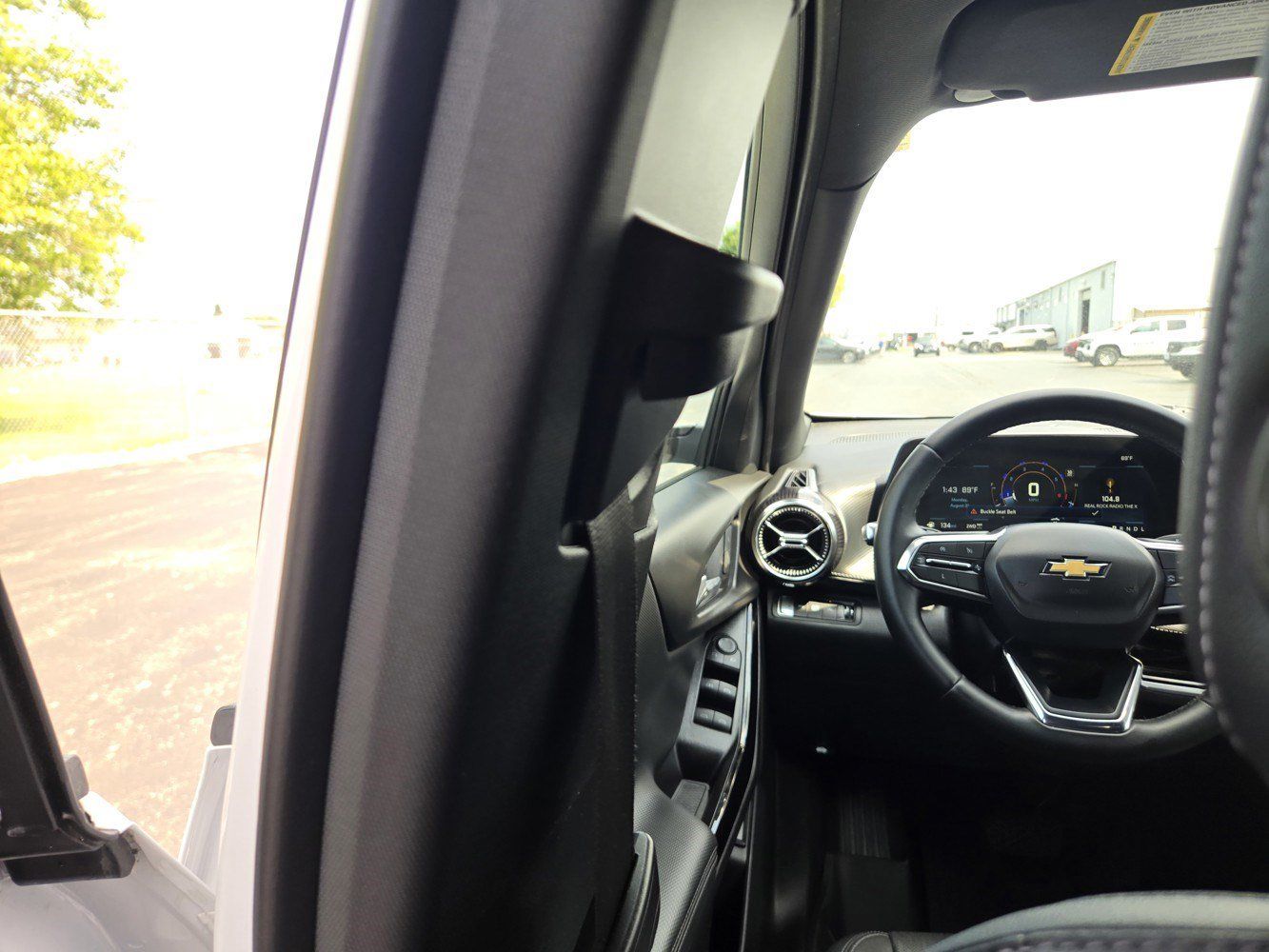 Used 2025 Chevrolet Equinox LT w/ Convenience Package II AWD/4WD image 25