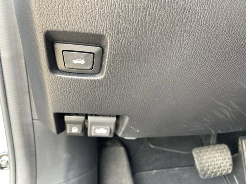 Used 2014 MAZDA MAZDA3 i Touring image 42