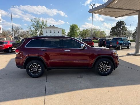 Used 2020 Jeep Grand Cherokee Limited image 26