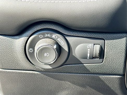 Used 2022 Dodge Durango SRT w/ Technology Group image 11