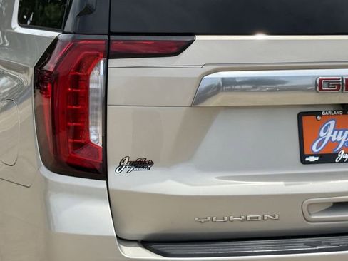 Used 2021 GMC Yukon Denali RWD image 7