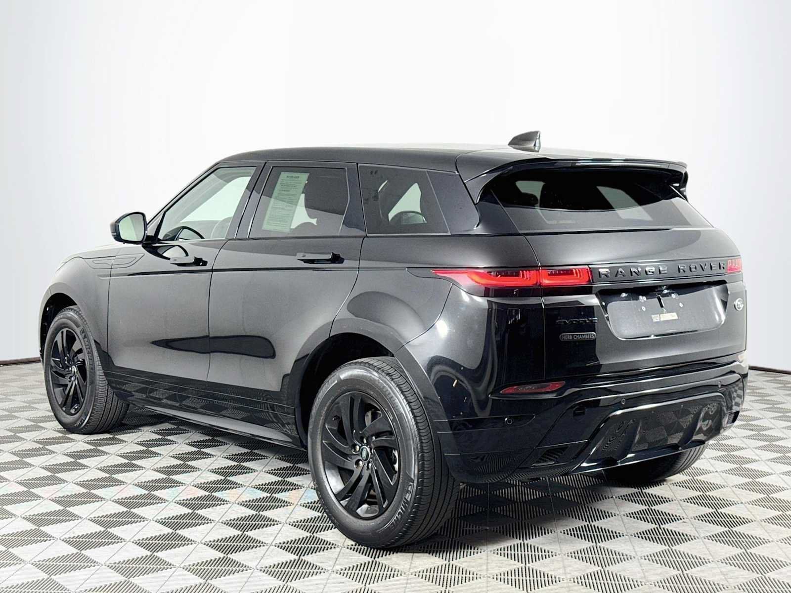 Used 2023 Land Rover Range Rover Evoque R-Dynamic S AWD/4WD image 7