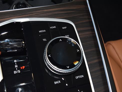 New 2026 BMW X5 xDrive50e w/ Executive Package image 16