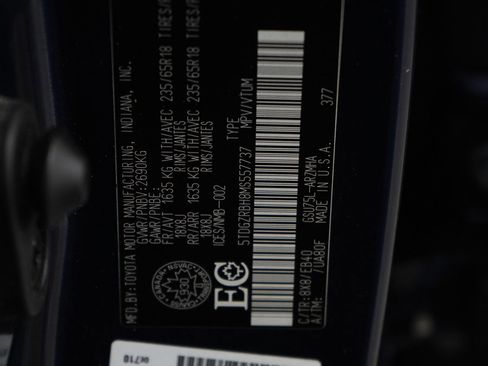 Used 2021 Toyota Highlander XLE image 32