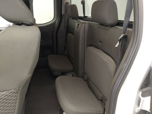 Used 2020 Nissan Frontier SV AWD/4WD image 18