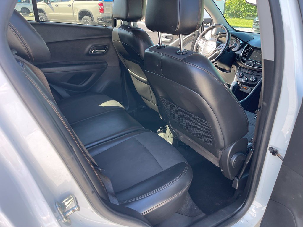 Used 2019 Chevrolet Trax LT w/ LT Convenience Package FWD image 16