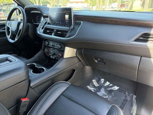 Used 2023 Chevrolet Suburban Premier image 38