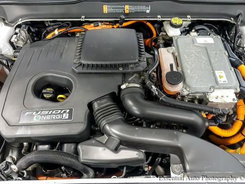 Used 2020 Ford Fusion Energi Titanium image 27