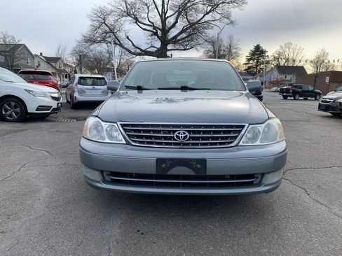 Used 2004 Toyota Avalon XLS image 2
