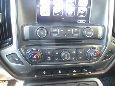 Used 2018 Chevrolet Silverado 1500 LT w/ Texas Edition image 17