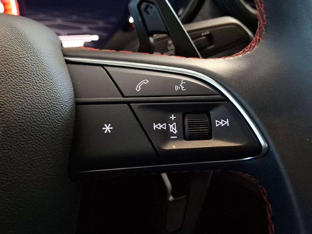 Used 2021 Lamborghini Urus AWD/4WD image 27