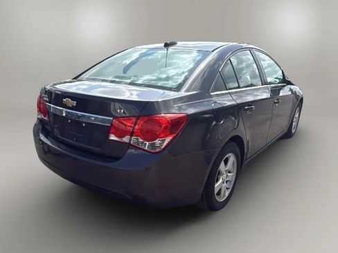 Used 2016 Chevrolet Cruze LT w/ Technology Package FWD image 11