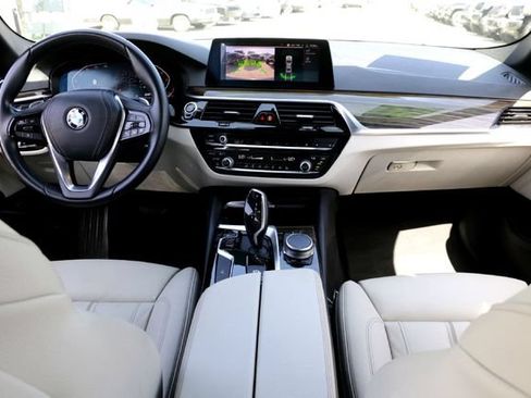 Used 2020 BMW 530i w/ Convenience Package RWD image 27