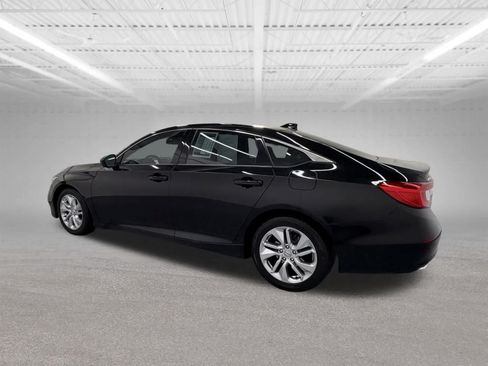 Used 2019 Honda Accord LX image 3