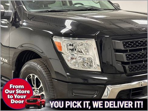 Used 2021 Nissan Titan SV w/ Accessory Utility Package image 2