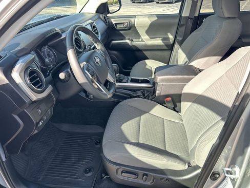 Used 2022 Toyota Tacoma SR5 w/ Technology Package image 21