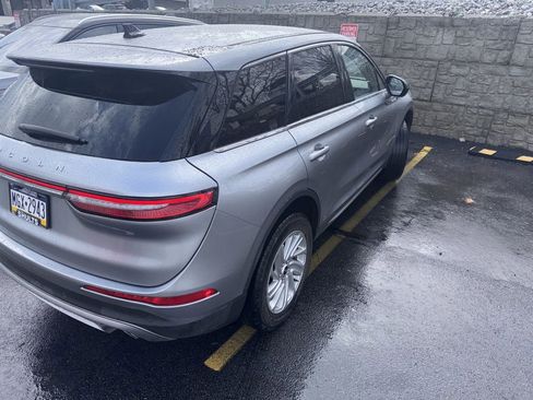 Used 2023 Lincoln Corsair AWD image 4