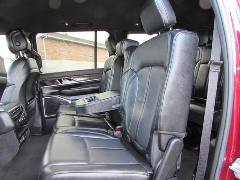 Used 2022 Jeep Wagoneer Series II image 23