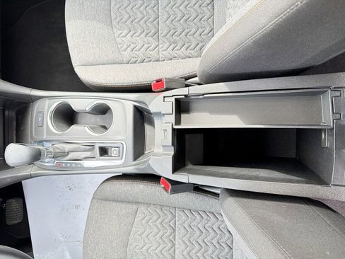 Used 2023 Chevrolet Equinox LT image 34