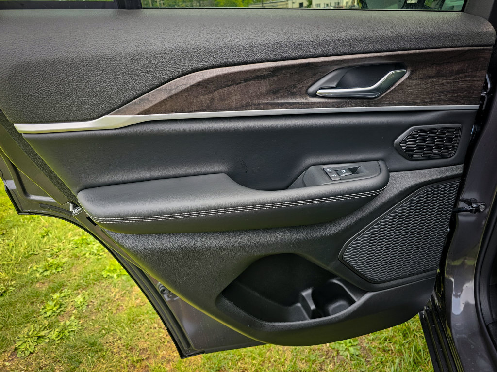 New 2026 Jeep Grand Cherokee Limited AWD/4WD image 31