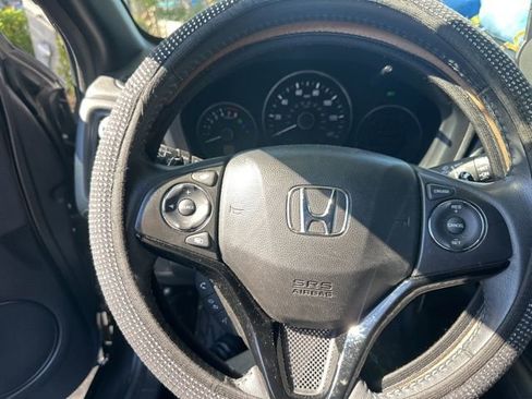 Used 2019 Honda HR-V Sport image 4