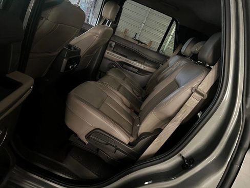 Used 2019 Ford Expedition XLT w/ Equipment Group 202A image 9