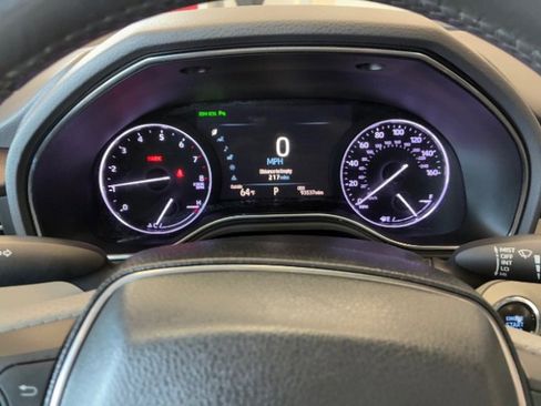 Used 2019 Toyota Avalon Limited image 17