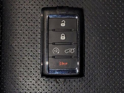 Used 2022 Jeep Grand Cherokee Limited 4xe w/ Luxury Tech Group II image 32