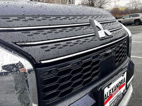 Used 2024 Mitsubishi Outlander SE image 29