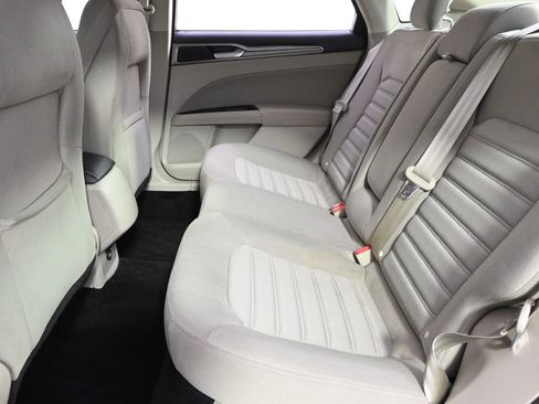 Used 2017 Ford Fusion SE image 21