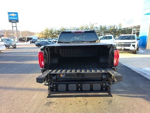 Used 2023 GMC Sierra 1500 AT4 w/ AT4 Premium Package image 5