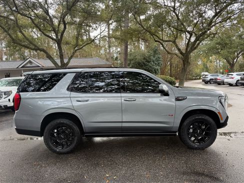 Used 2025 GMC Yukon AT4 w/ AT4 Premium Package image 7